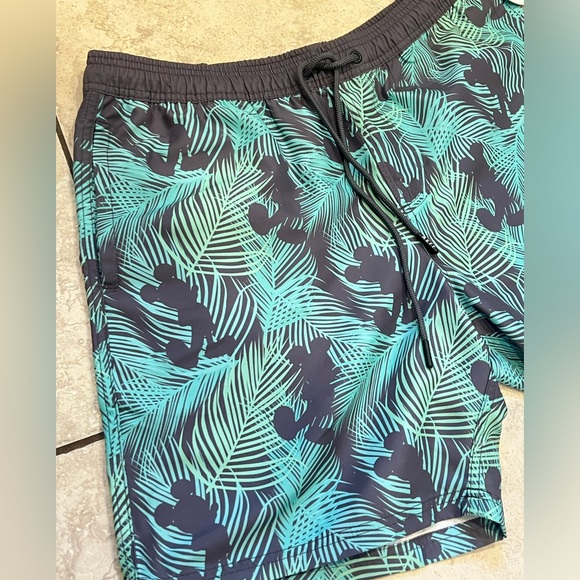 Disney / NEFF tropical Mickey shorts - Picture 2 of 4